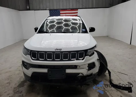 2024 Jeep Compass Latitude 4X4 from USA, damaged, VIN 3C4NJDBN2RT109661